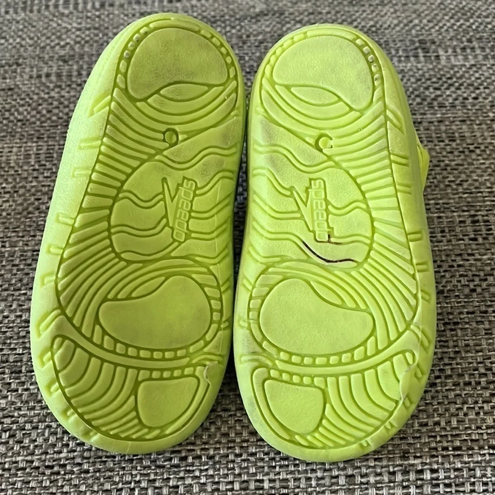 SPEEDO, dinosaur water shoes, slippers, size 5-6